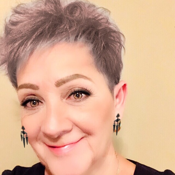 Meet your Posher, Maria - Picture 1 of 1